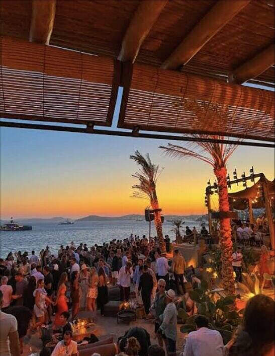 Scorpios, Mykonos